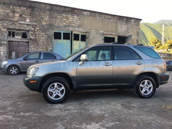 Lexus RX 300 2000, 174,000 km - 3.0 l - Şəki