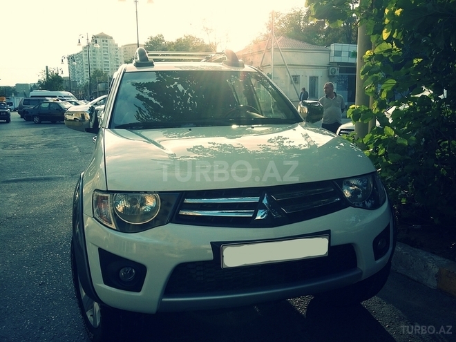 Mitsubishi L200 2014, 88,000 km - 2.5 л - Bakı