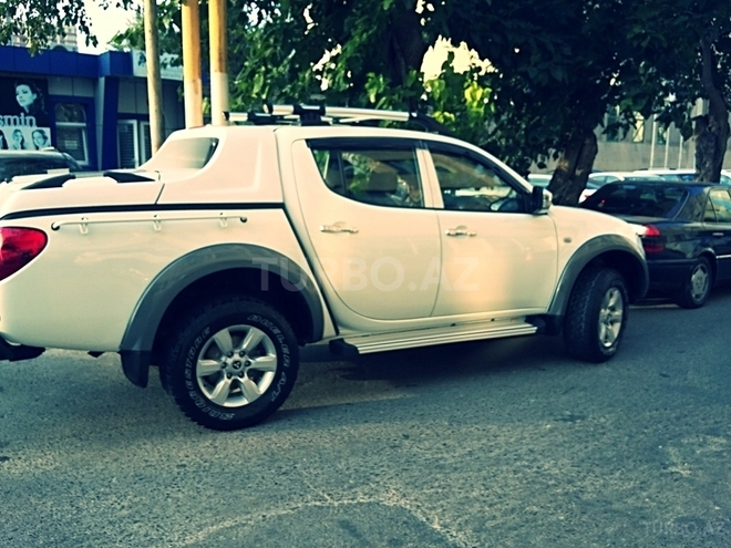 Mitsubishi L200 2014, 88,000 km - 2.5 л - Bakı