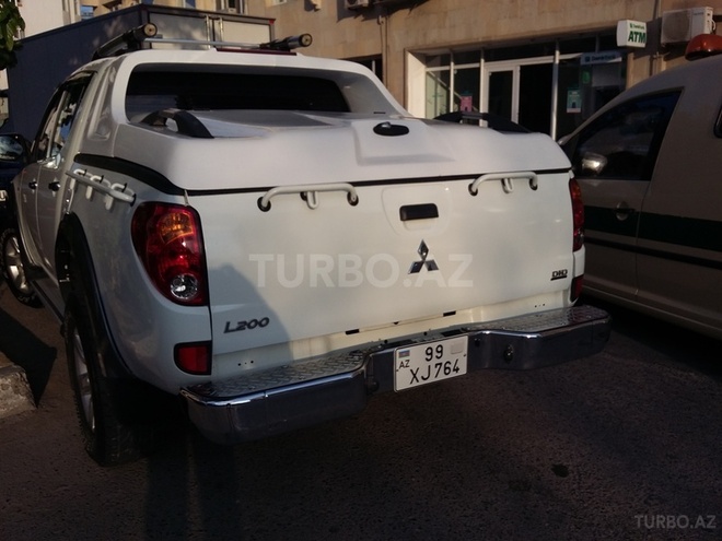 Mitsubishi L200 2014, 88,000 km - 2.5 л - Bakı