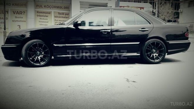 Mercedes E 240 2000, 235,000 km - 2.4 l - Bakı