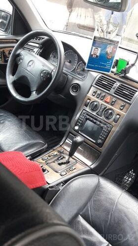 Mercedes E 240 2000, 235,000 km - 2.4 l - Bakı