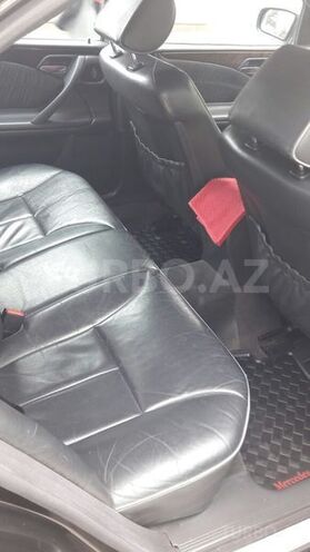 Mercedes E 240 2000, 235,000 km - 2.4 l - Bakı