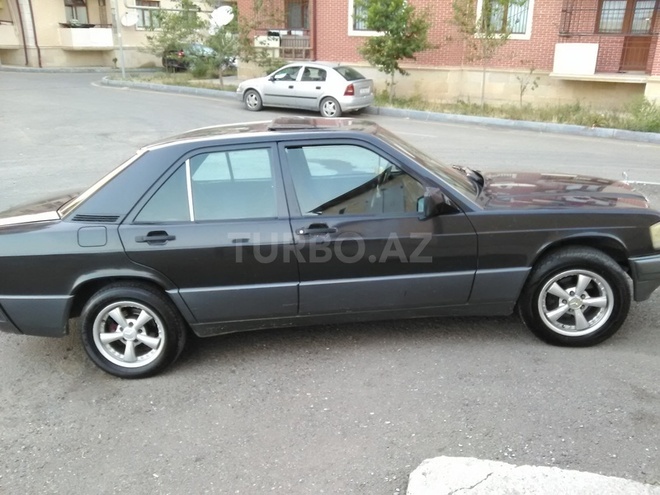 Mercedes 190 1992, 390,000 km - 2.0 l - Gəncə