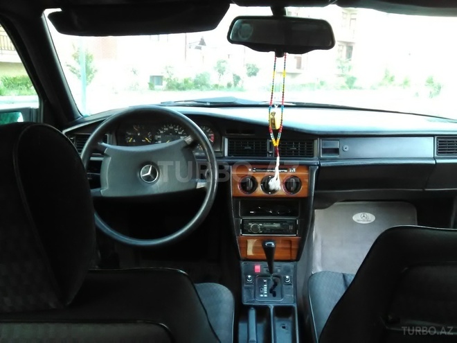Mercedes 190 1992, 390,000 km - 2.0 l - Gəncə