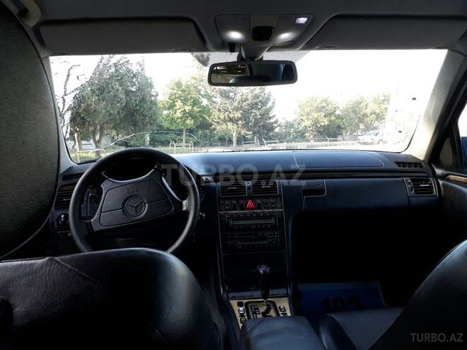 Mercedes E 240 1998, 324,399 km - 2.4 l - Bakı