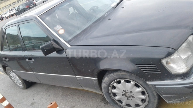 Mercedes E 300 1994, 267,000 km - 3.0 l - Bakı