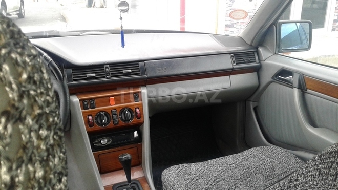 Mercedes E 300 1994, 267,000 km - 3.0 l - Bakı