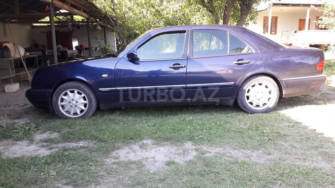 Mercedes E 240 1999, 312,000 km - 2.4 l - Ağdaş
