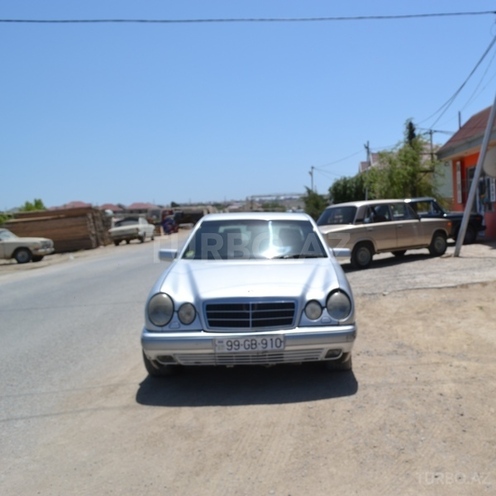 Mercedes E 220 1997, 280,000 km - 2.2 l - Bakı