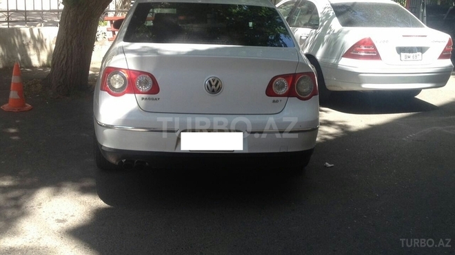 Volkswagen Passat 2006, 193,200 km - 2.0 l - Bakı