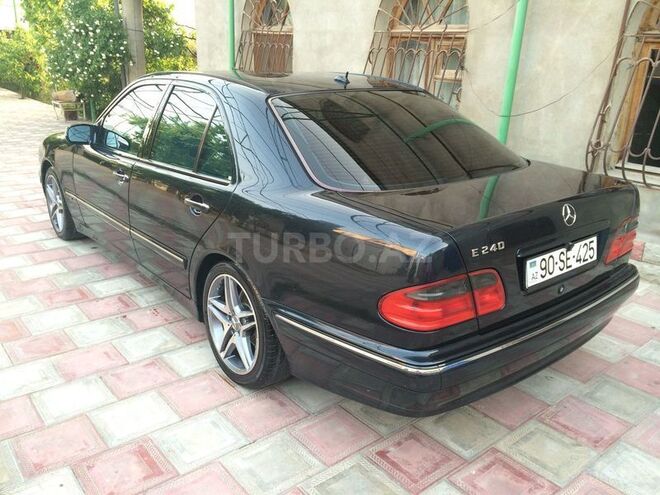 Mercedes E 240 2000, 300,118 km - 2.4 l - Bakı