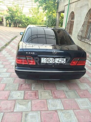 Mercedes E 240 2000, 300,118 km - 2.4 l - Bakı