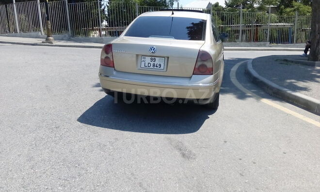 Volkswagen Passat 2001, 244,000 km - 1.8 l - Bakı