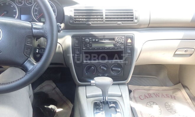 Volkswagen Passat 2001, 244,000 km - 1.8 l - Bakı