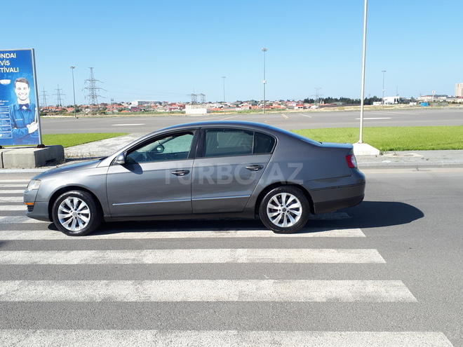 Volkswagen Passat 2005, 252,410 km - 2.0 l - Bakı