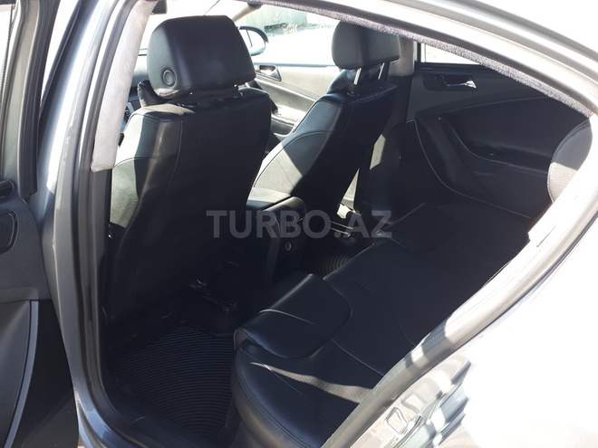 Volkswagen Passat 2005, 252,410 km - 2.0 l - Bakı