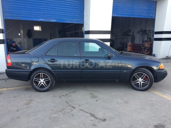 Mercedes C 180 1995, 270,000 km - 1.8 л - Bakı