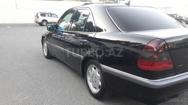 Mercedes C 230 1999, 225,000 km - 2.3 l - Sumqayıt