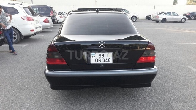 Mercedes C 230 1999, 225,000 km - 2.3 l - Sumqayıt
