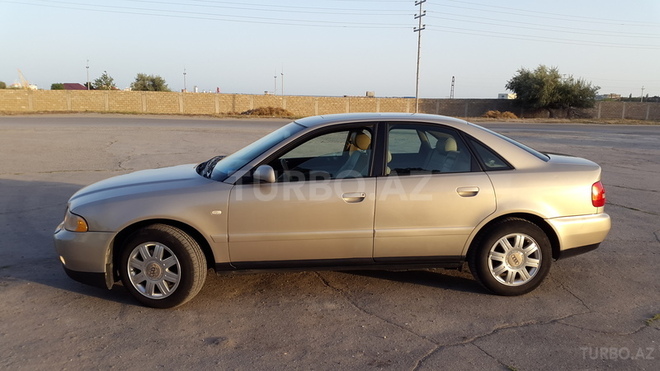 Audi A4 2001, 355,000 km - 1.8 l - Bakı