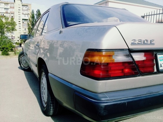 Mercedes E 200 1995, 253,000 km - 2.3 л - Bakı