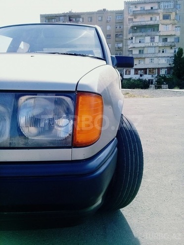 Mercedes E 200 1995, 253,000 km - 2.3 л - Bakı