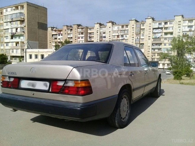Mercedes E 200 1995, 253,000 km - 2.3 л - Bakı