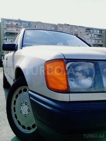 Mercedes E 200 1995, 253,000 km - 2.3 л - Bakı