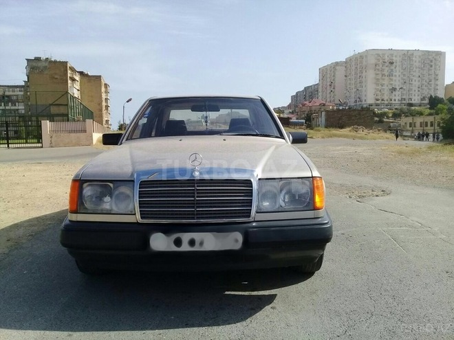 Mercedes E 200 1995, 253,000 km - 2.3 л - Bakı