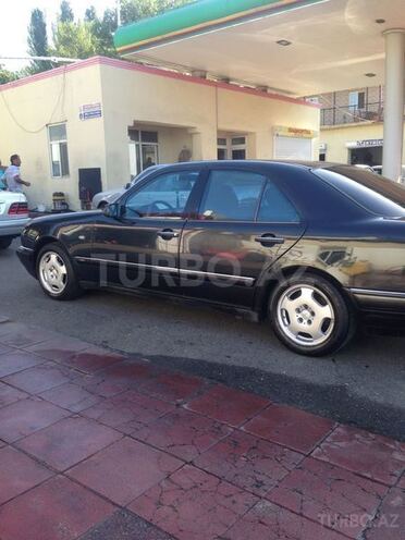 Mercedes E 230 1997, 300,000 km - 2.3 l - Bakı