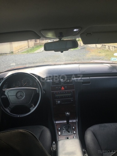Mercedes E 230 1997, 280,015 km - 2.3 l - Zaqatala