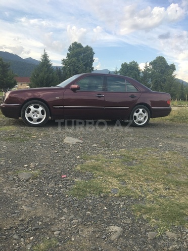 Mercedes E 230 1997, 280,015 km - 2.3 l - Zaqatala