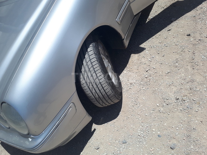Mercedes E 220 1999, 650,000 km - 2.2 l - Bakı