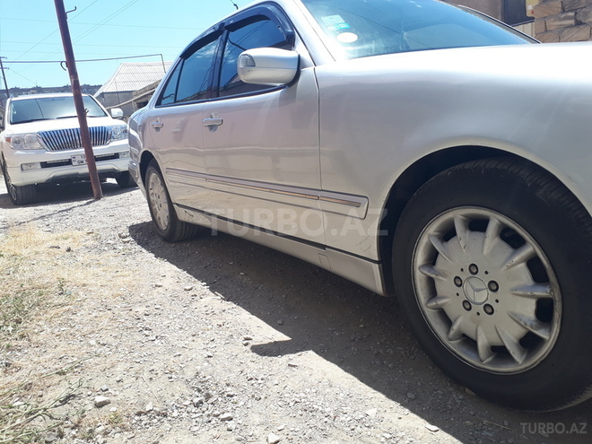 Mercedes E 220 1999, 650,000 km - 2.2 l - Bakı