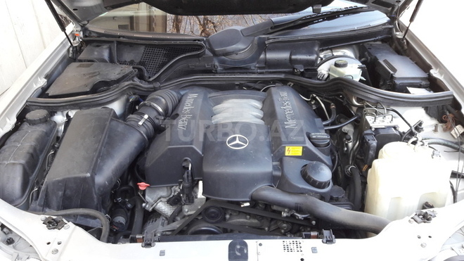 Mercedes E 240 1999, 250,000 km - 2.4 l - Bakı