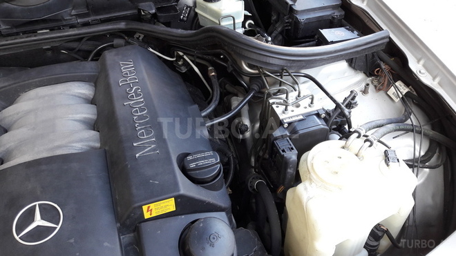 Mercedes E 240 1999, 250,000 km - 2.4 l - Bakı