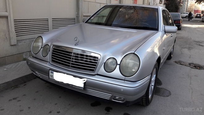 Mercedes E 240 1999, 250,000 km - 2.4 l - Bakı