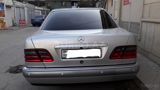 Mercedes E 240 1999, 250,000 km - 2.4 l - Bakı