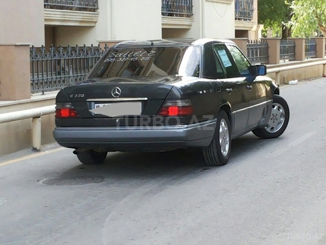 Mercedes E 200 1988, 200,000 km - 2.0 l - Bakı