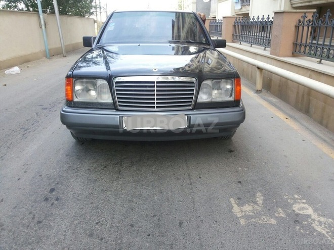 Mercedes E 200 1988, 200,000 km - 2.0 l - Bakı