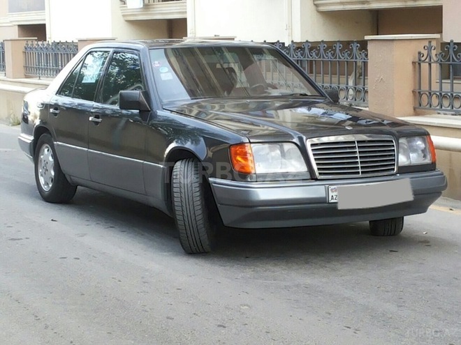 Mercedes E 200 1988, 200,000 km - 2.0 l - Bakı