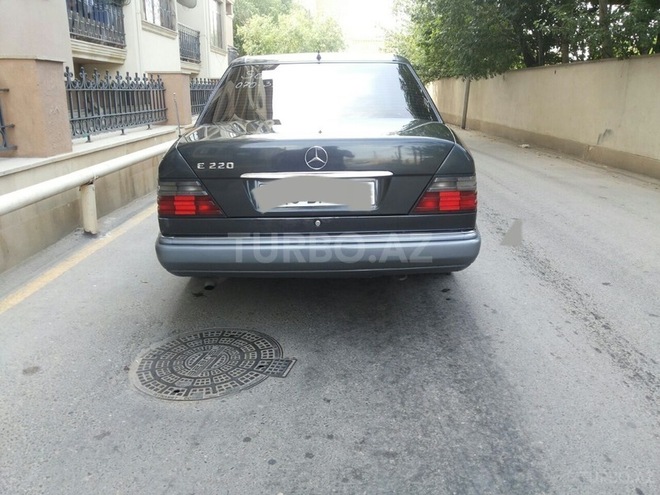 Mercedes E 200 1988, 200,000 km - 2.0 l - Bakı