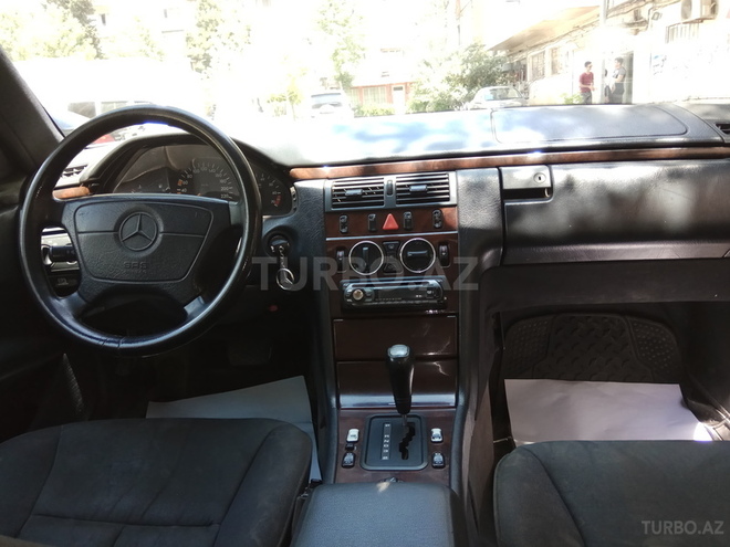 Mercedes E 300 1996, 350,000 km - 3.0 l - Bakı