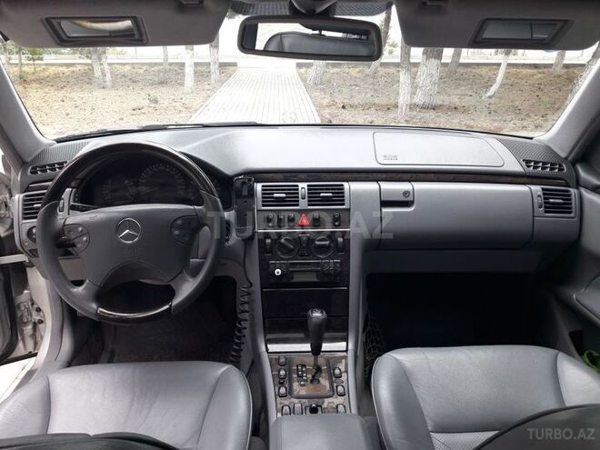 Mercedes E 240 1999, 300,000 km - 2.6 l - Sumqayıt