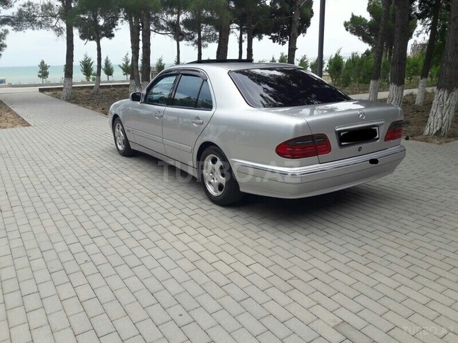 Mercedes E 240 1999, 300,000 km - 2.6 l - Sumqayıt