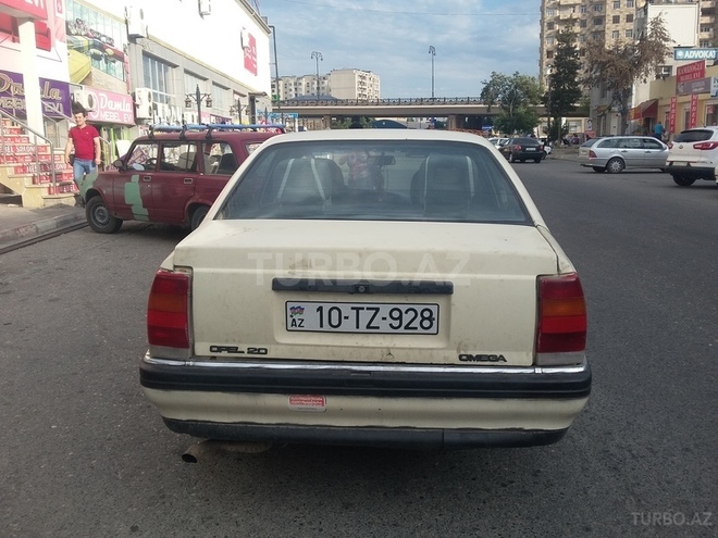Opel Omega 1991, 285,000 km - 2.0 l - Bakı