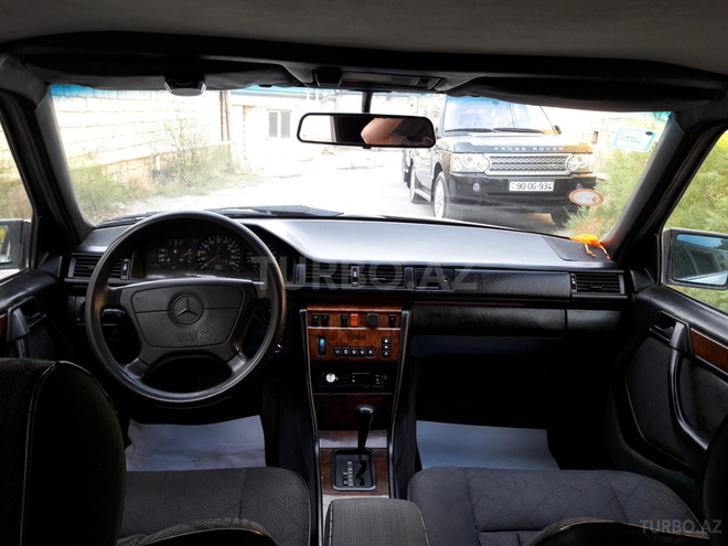 Mercedes E 250 1994, 447,520 km - 2.5 l - Bakı