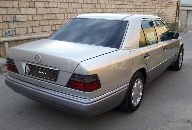 Mercedes E 250 1994, 447,520 km - 2.5 l - Bakı