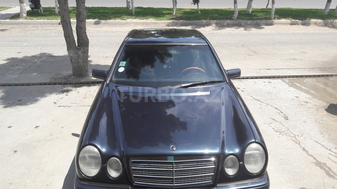 Mercedes E 240 1998, 240,000 km - 2.4 л - Sumqayıt